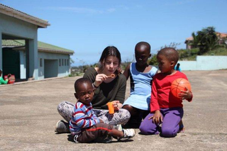 Illustration for article titled Africa’s Volunteer Opportunities